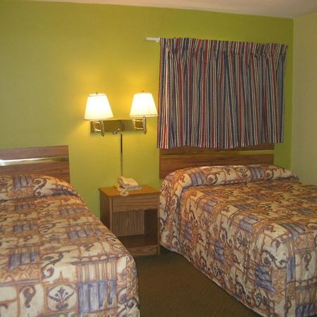 Budget Inn - Гейнсвилл Номер фото